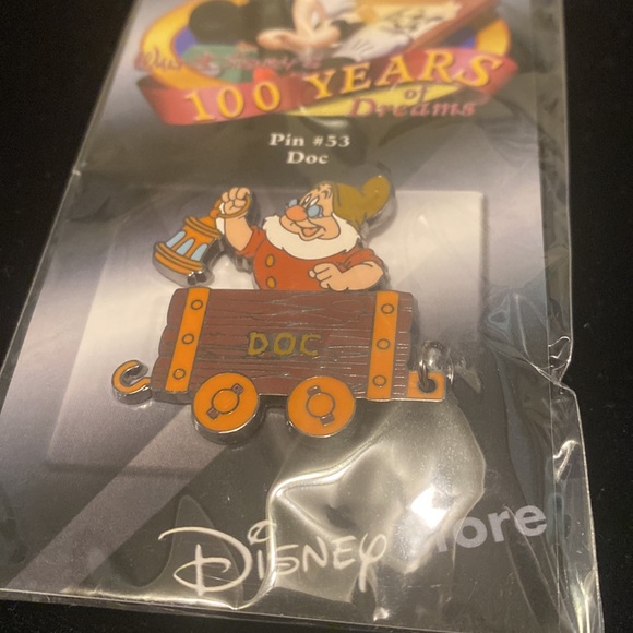 Vintage Disney store 100 years of dreams doc pin - Picture 3 of 4